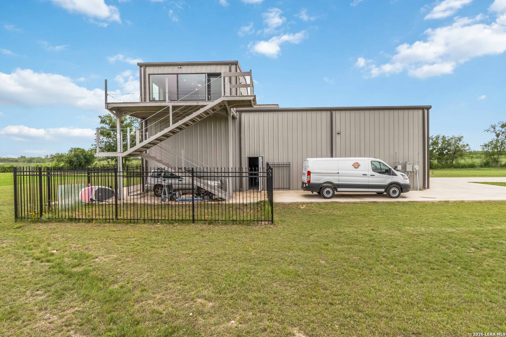 main property photo 31