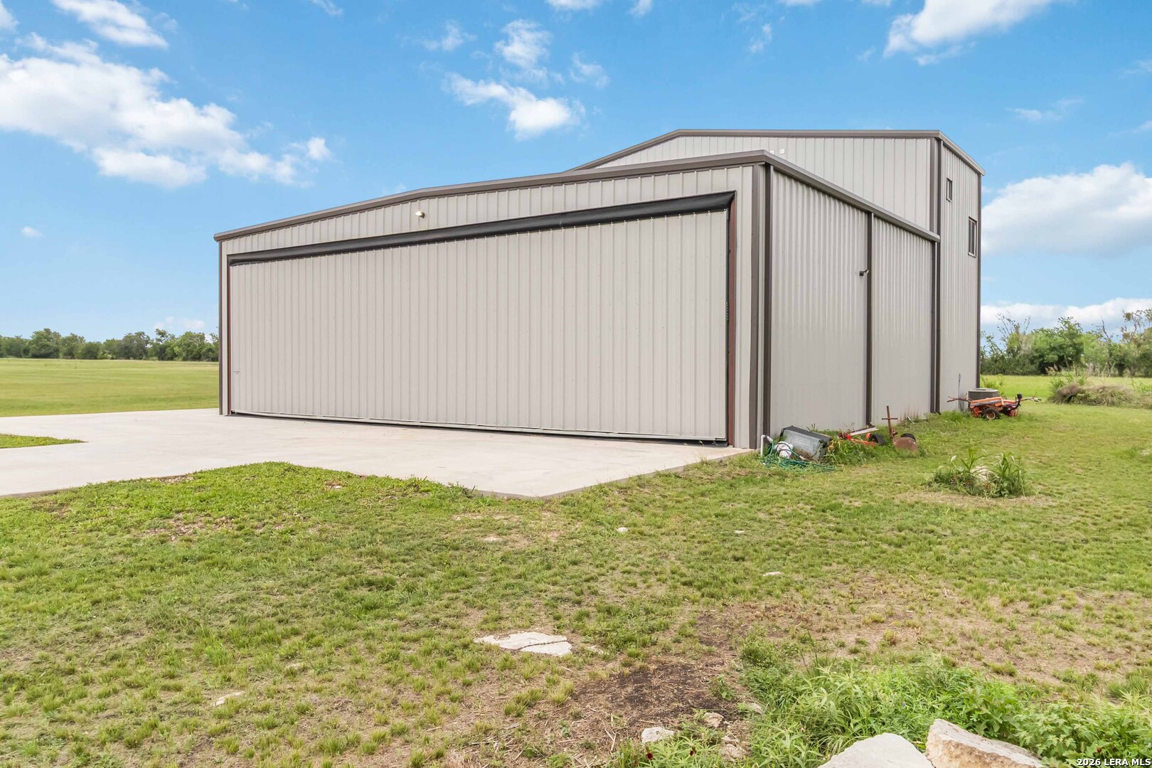 main property photo 34