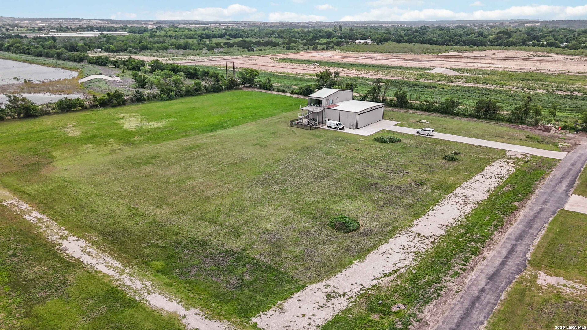 main property photo 35