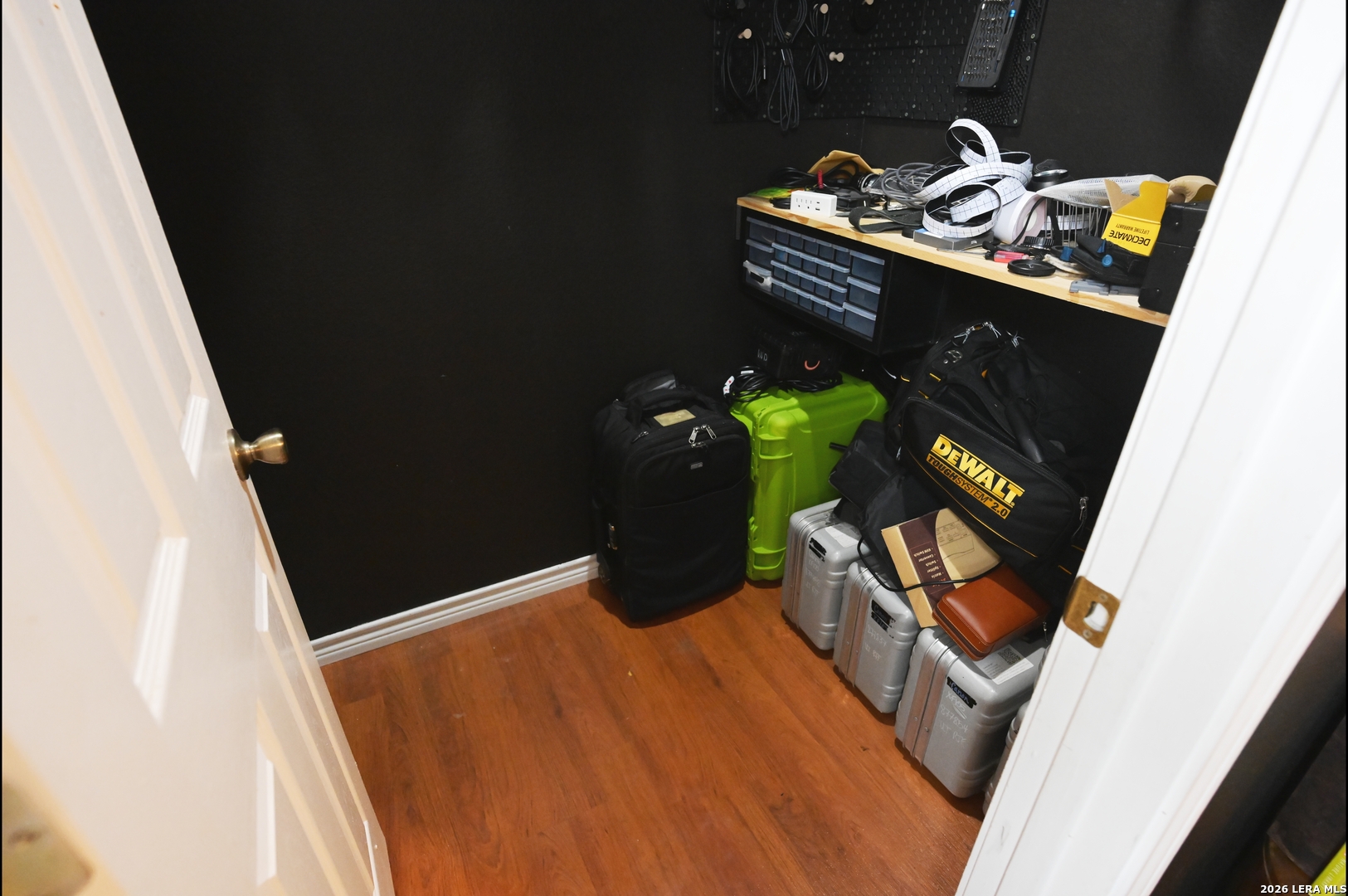 main property photo 25