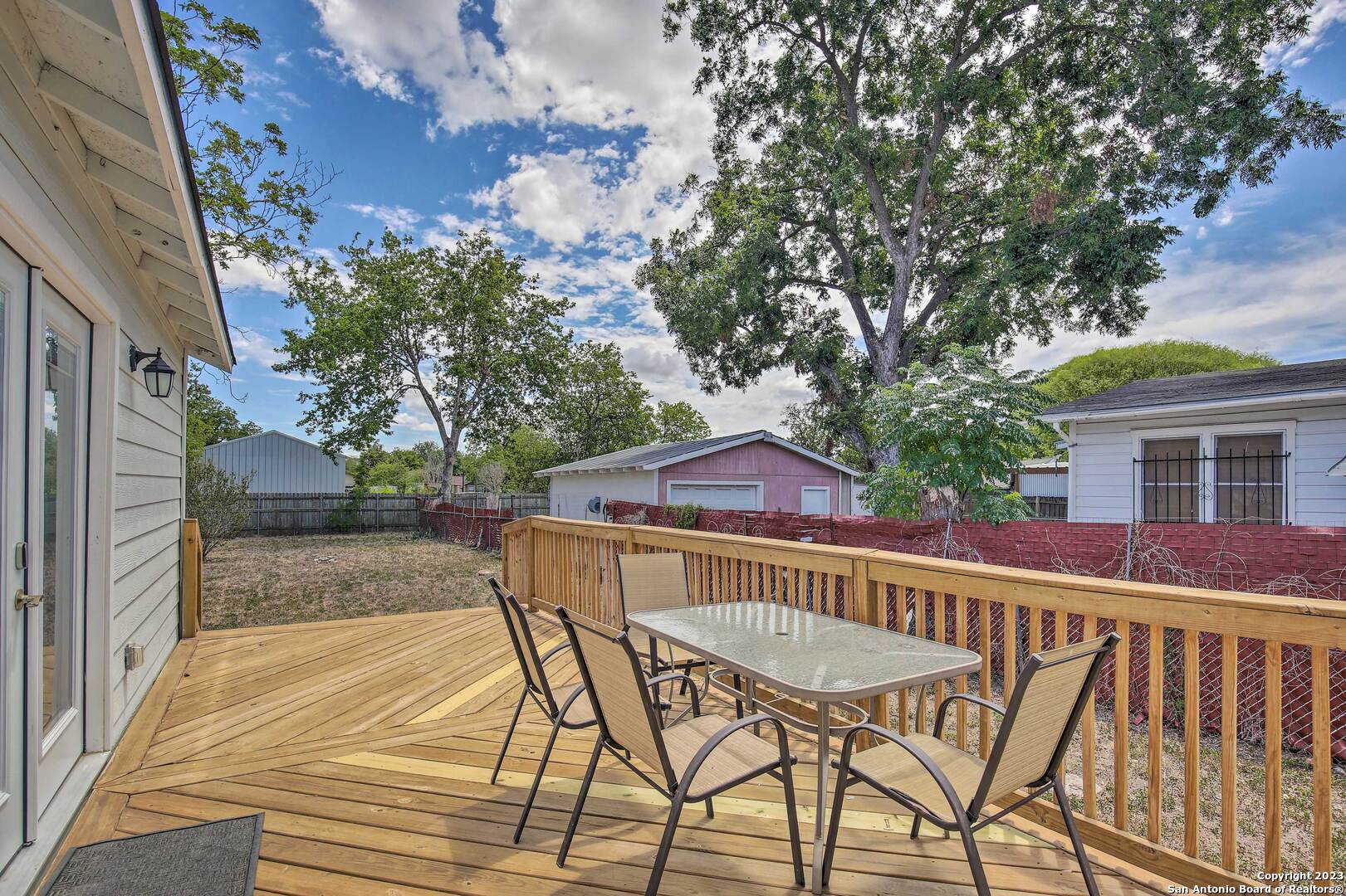 main property photo 9