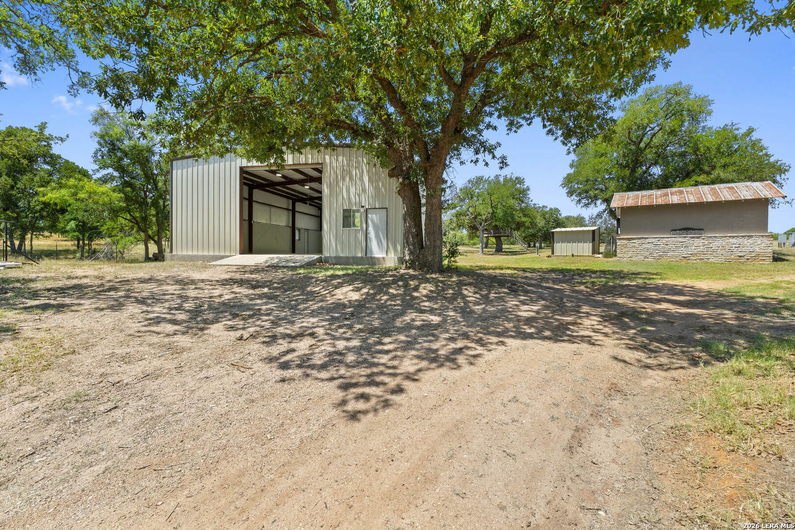 main property photo 34