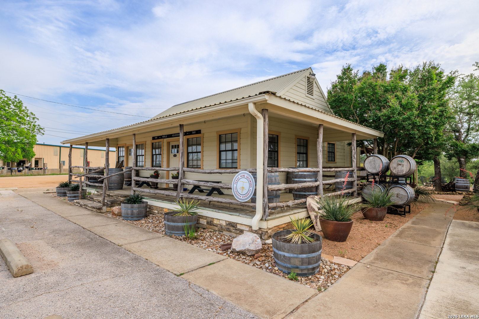main property photo 45