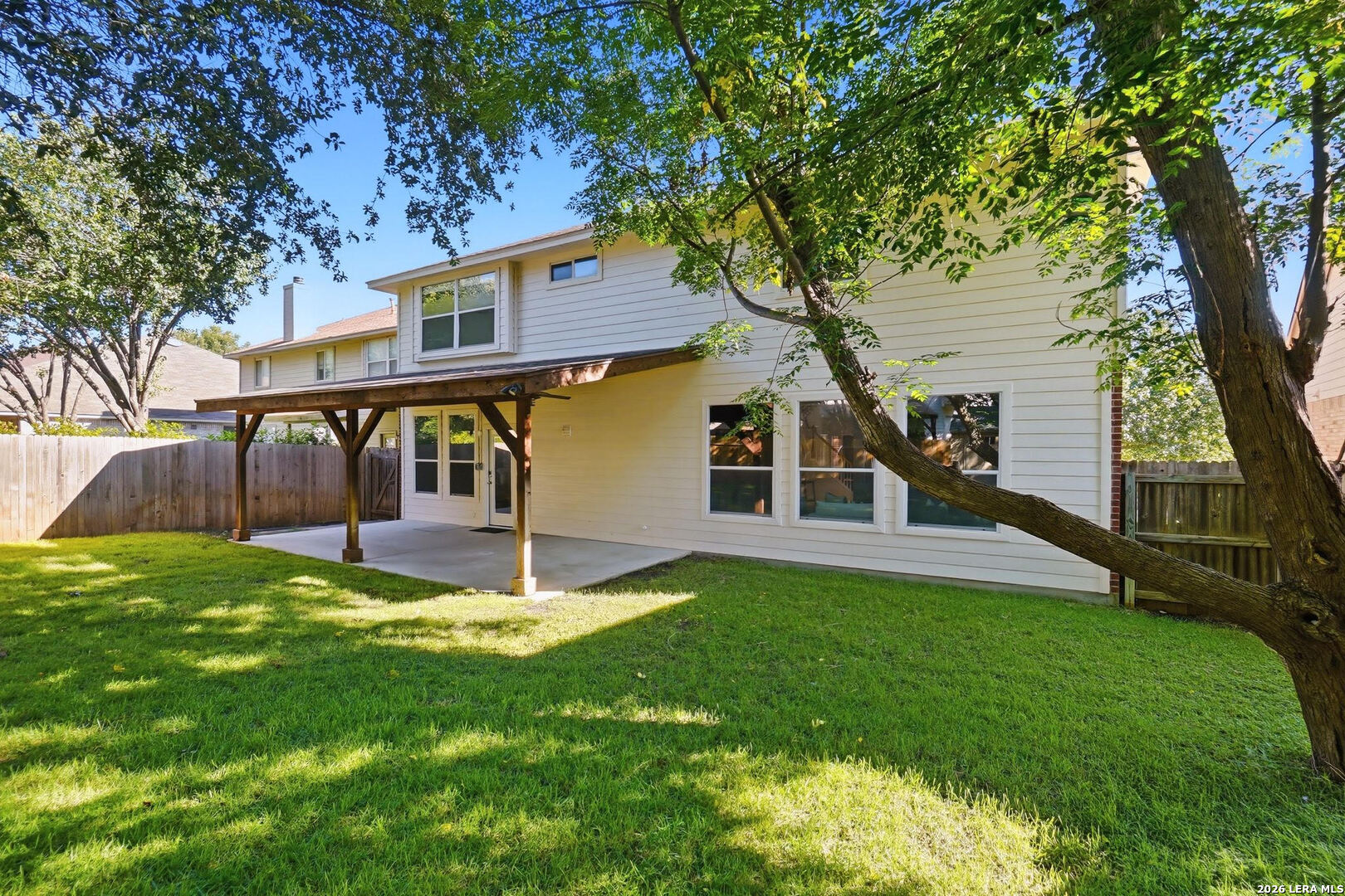 main property photo 28