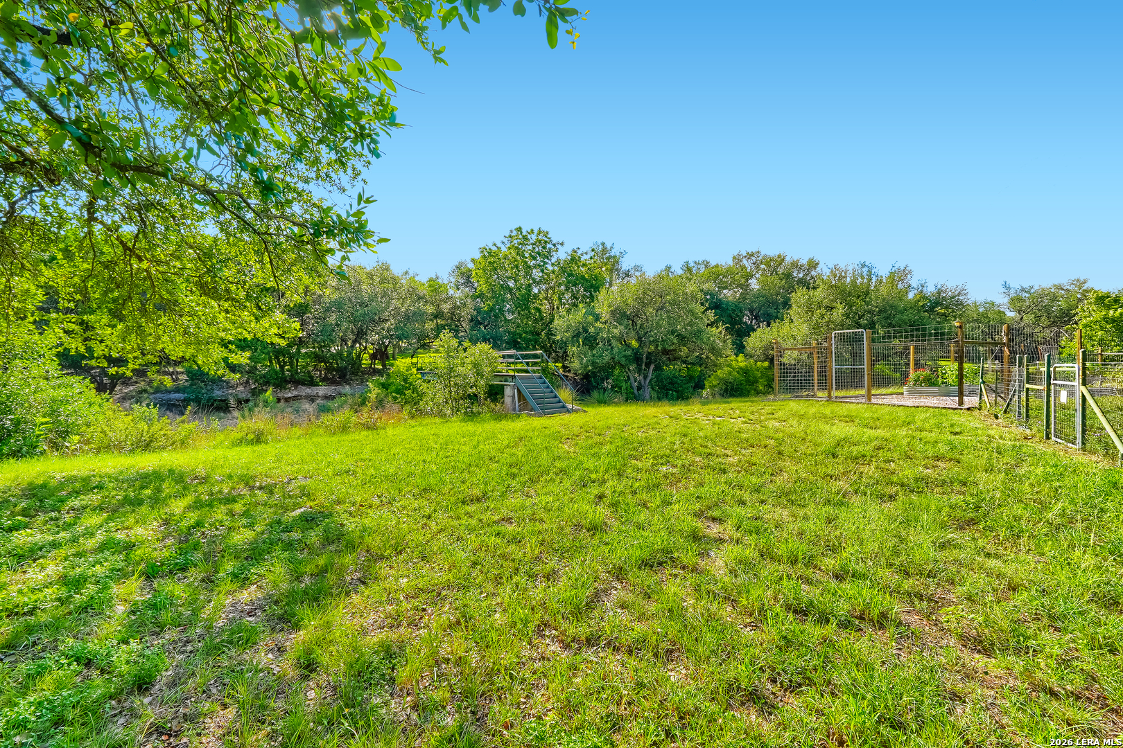 main property photo 29