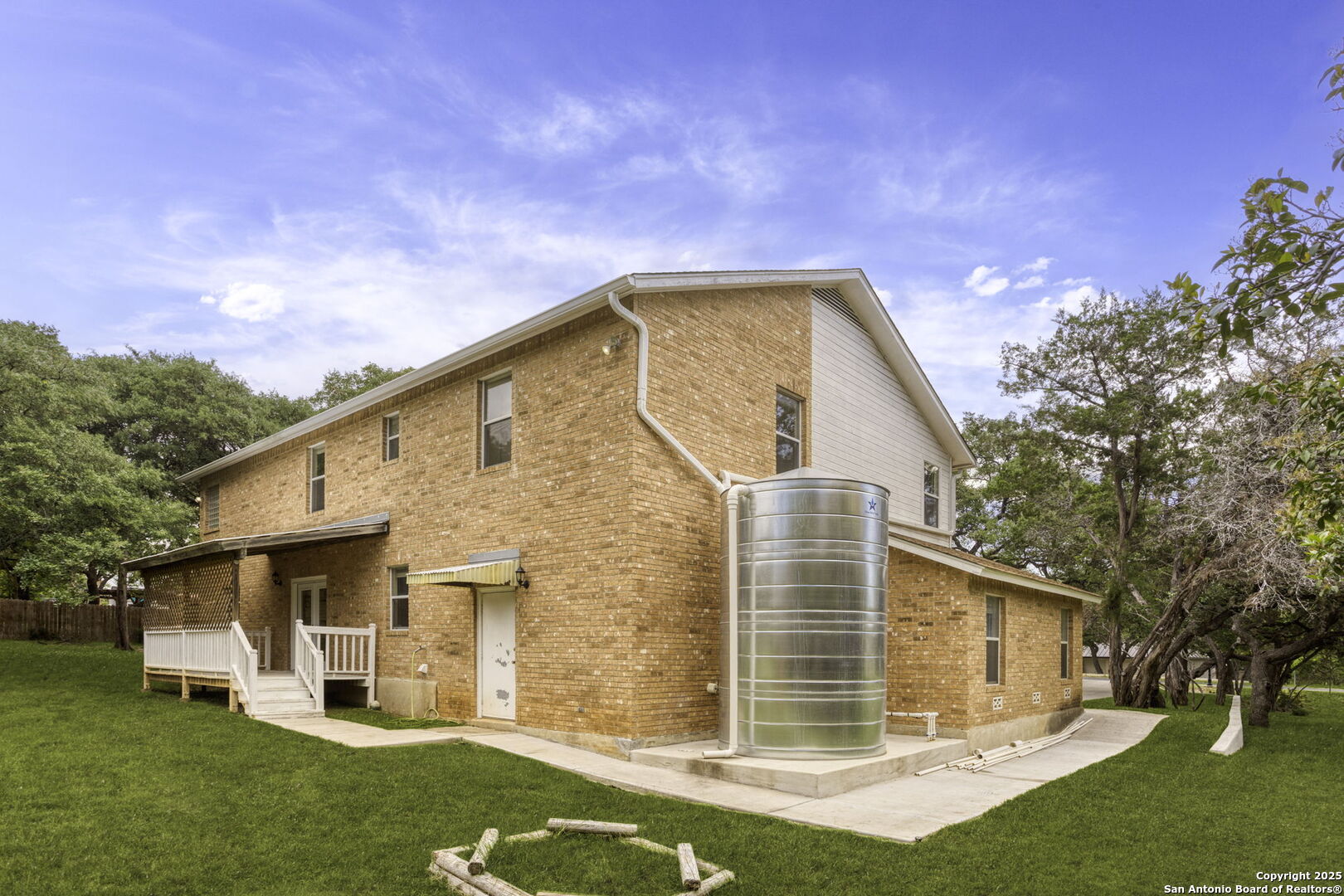 main property photo 5