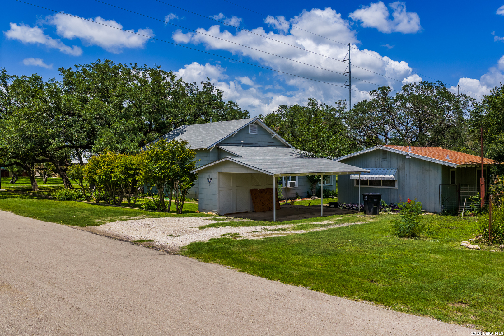 main property photo 17