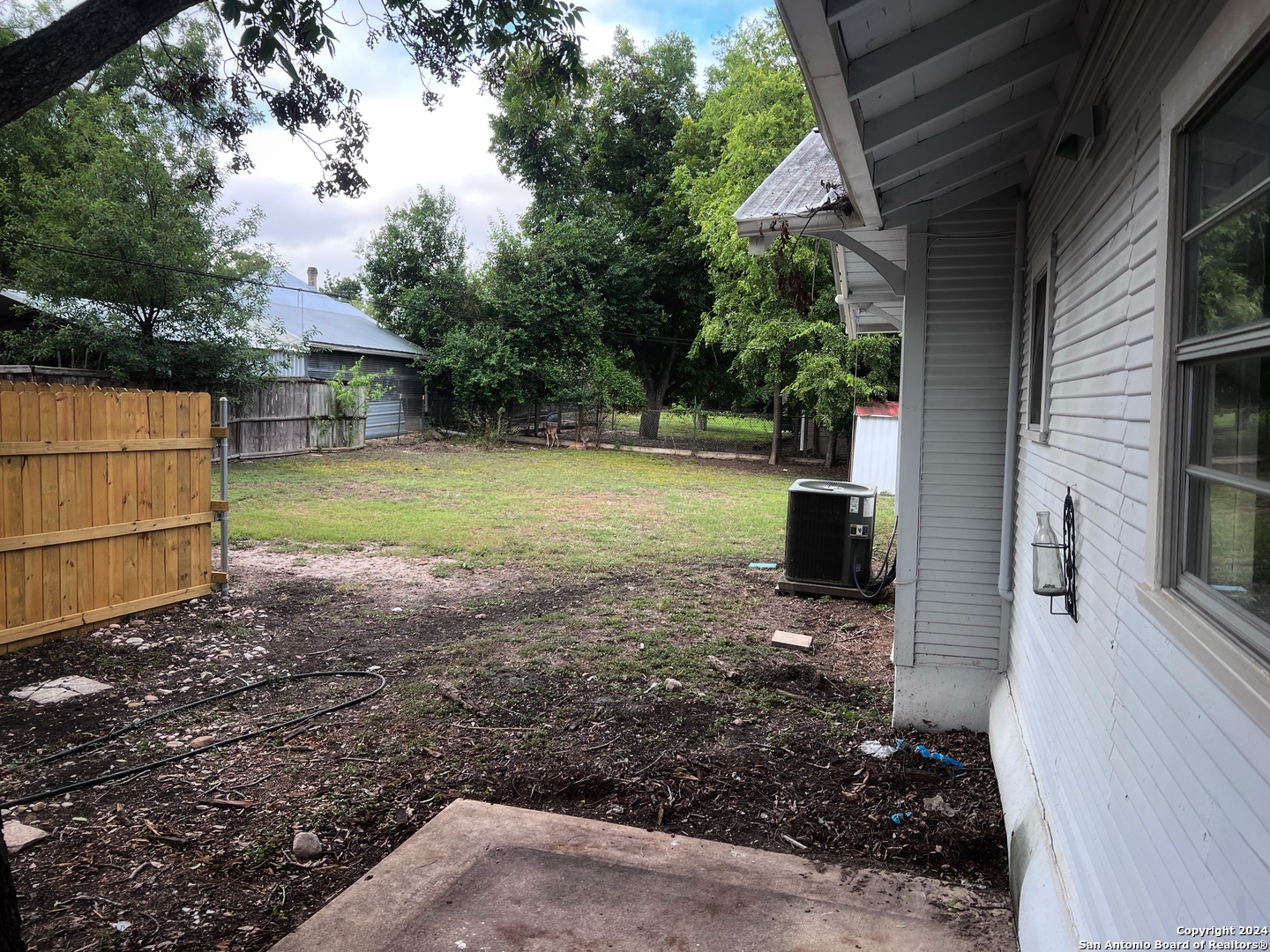 main property photo 28
