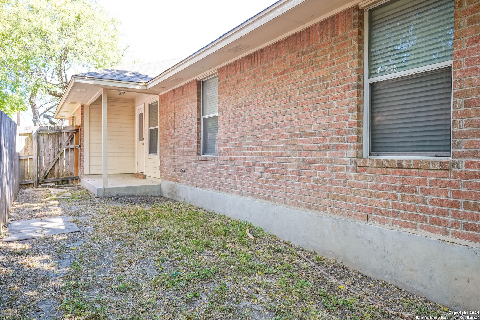 main property photo 20