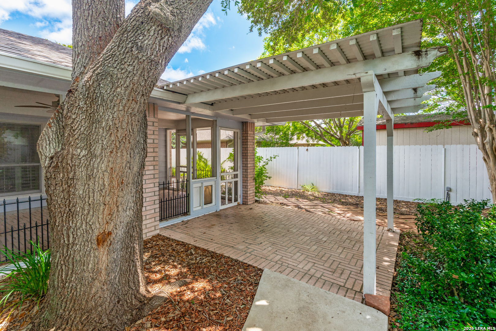 main property photo 23