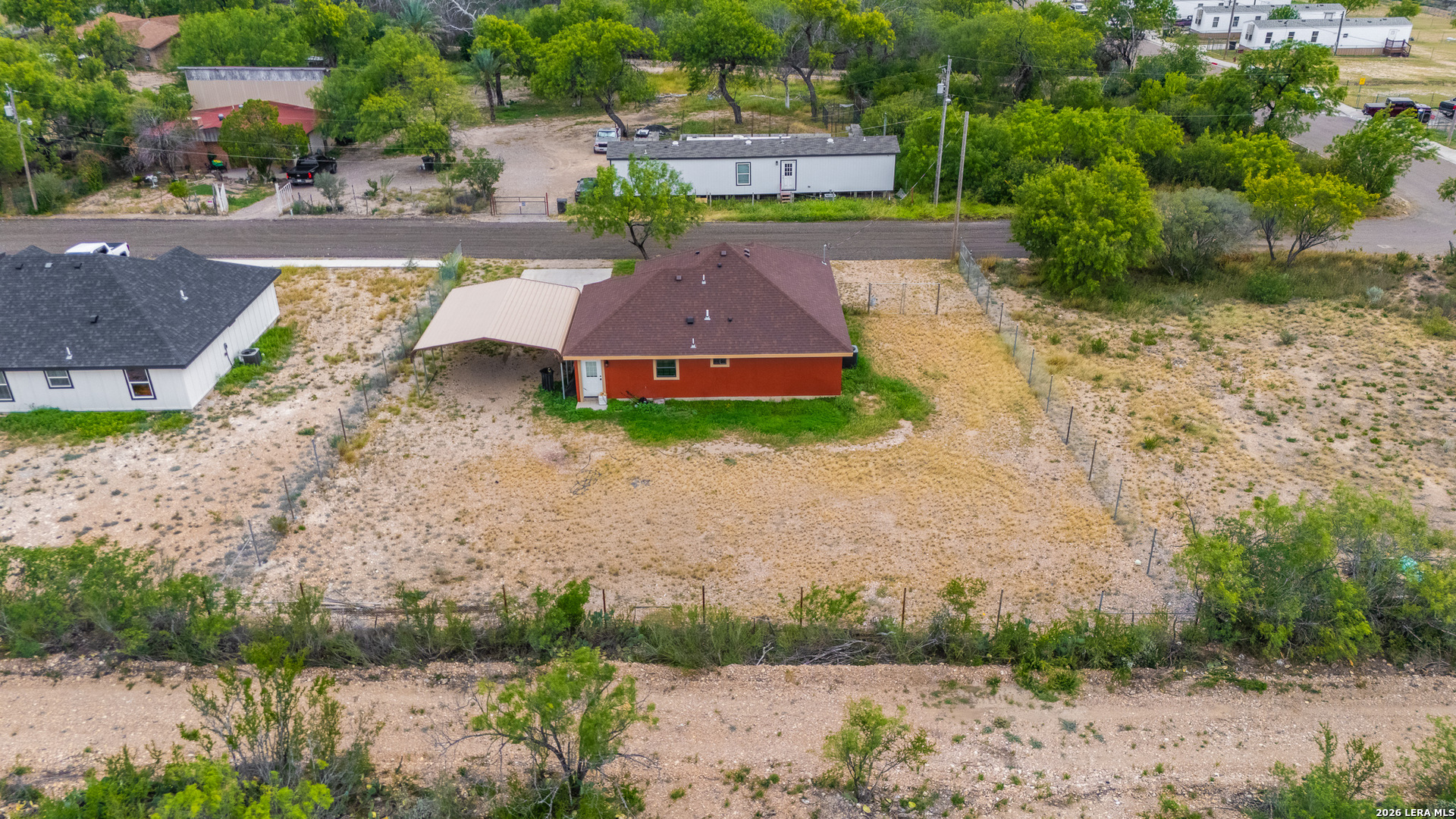 main property photo 28