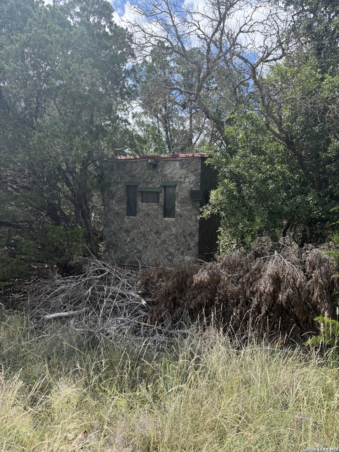 main property photo 40