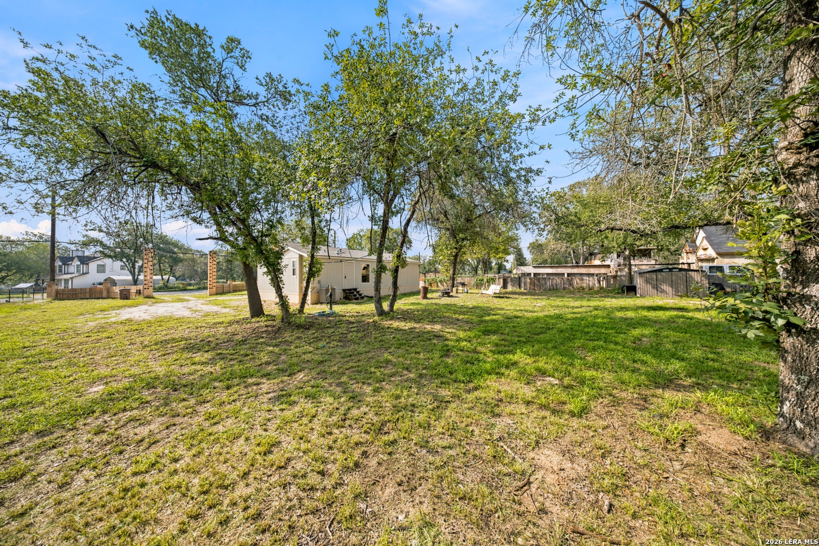 main property photo 23