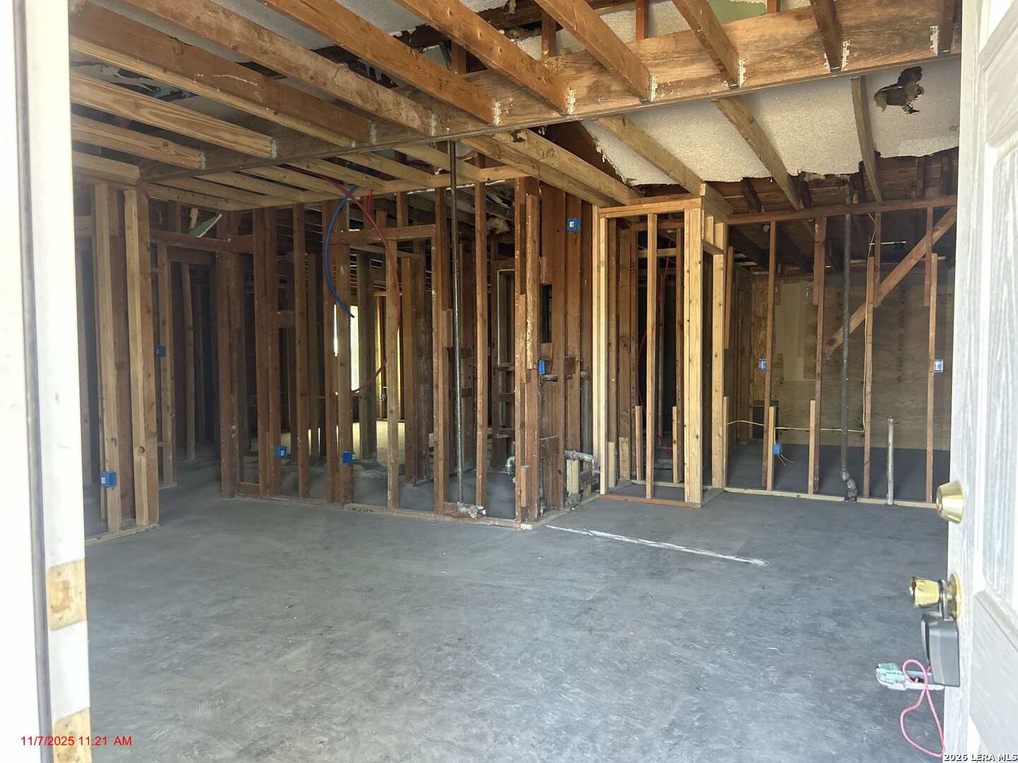 main property photo 13