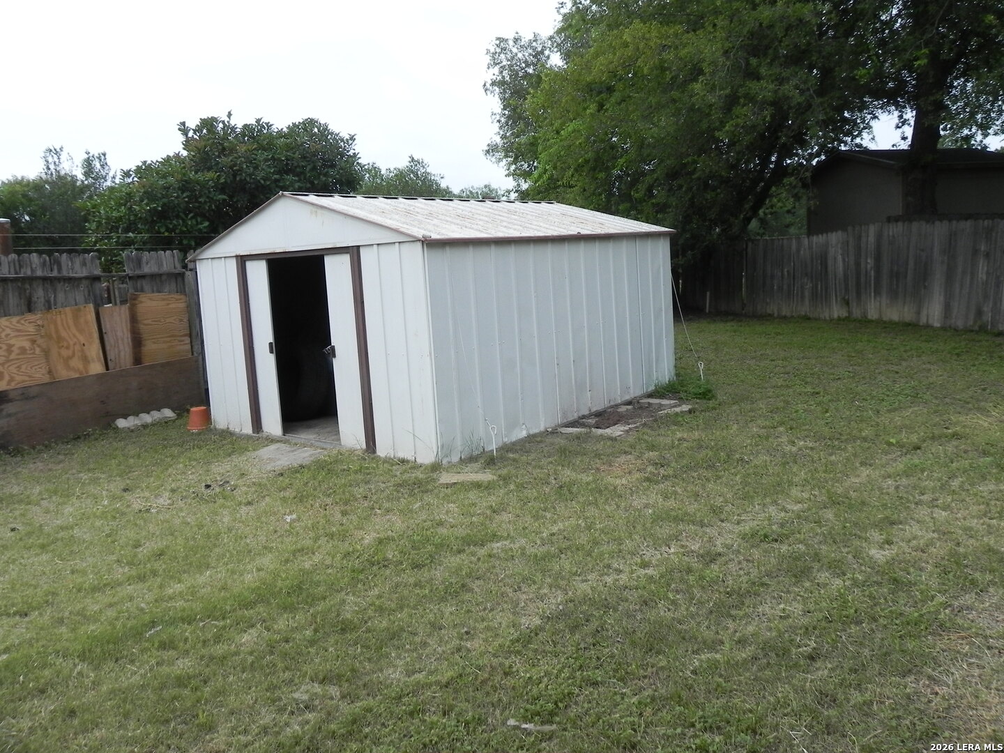 main property photo 23