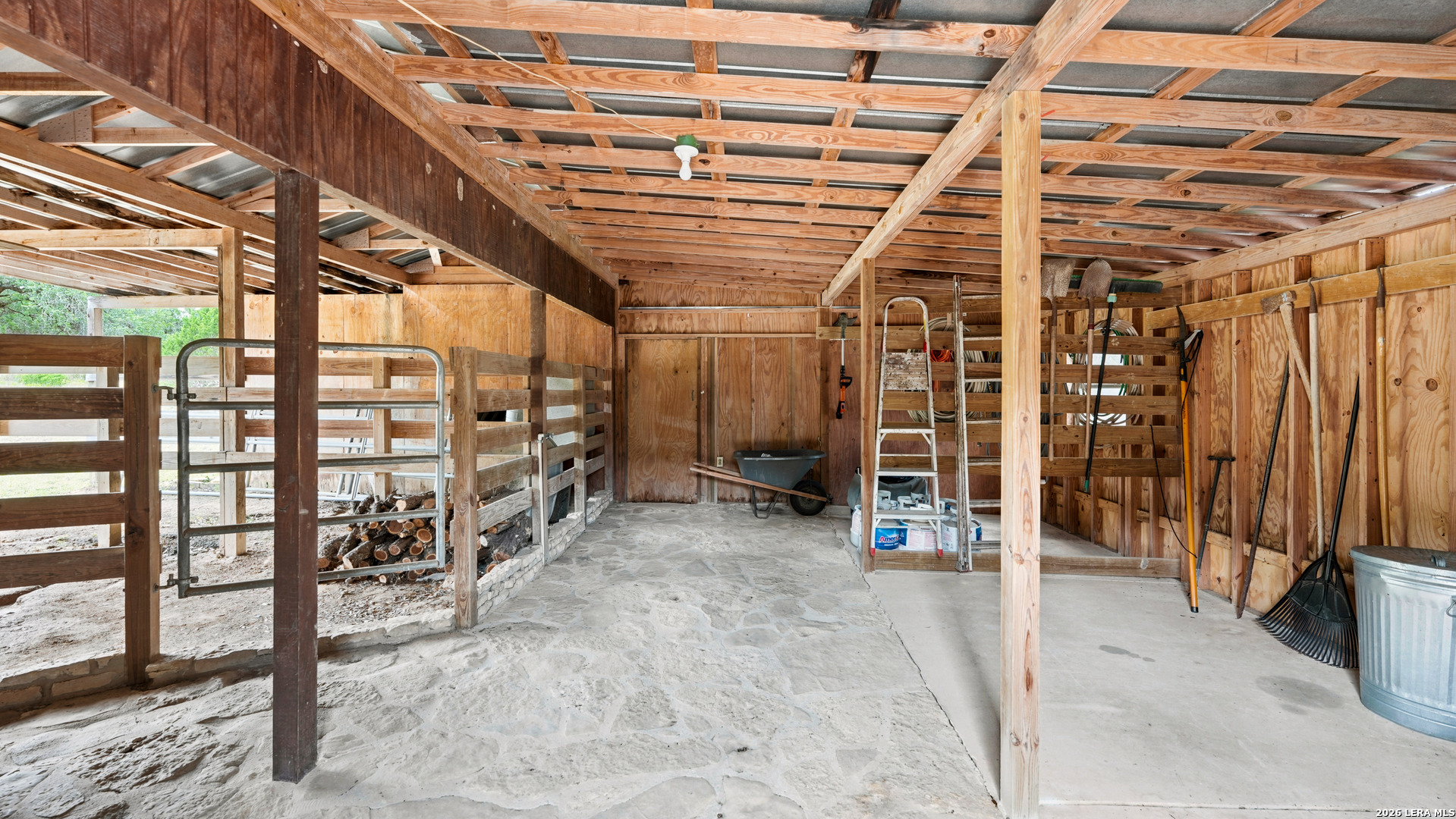 main property photo 34