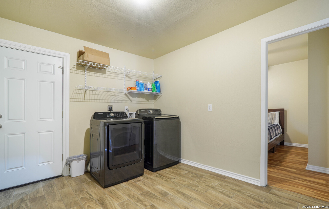 main property photo 18