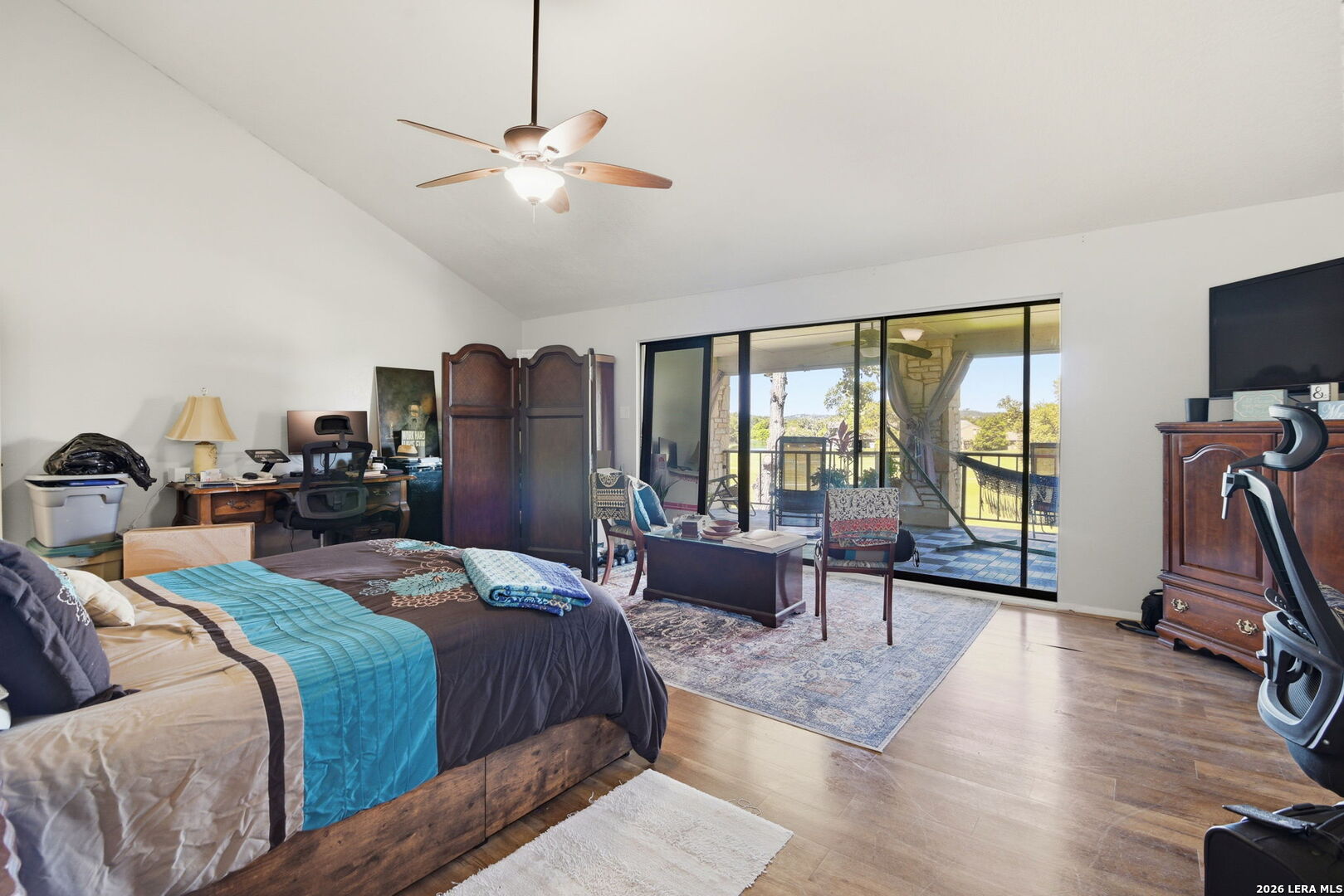 main property photo 17