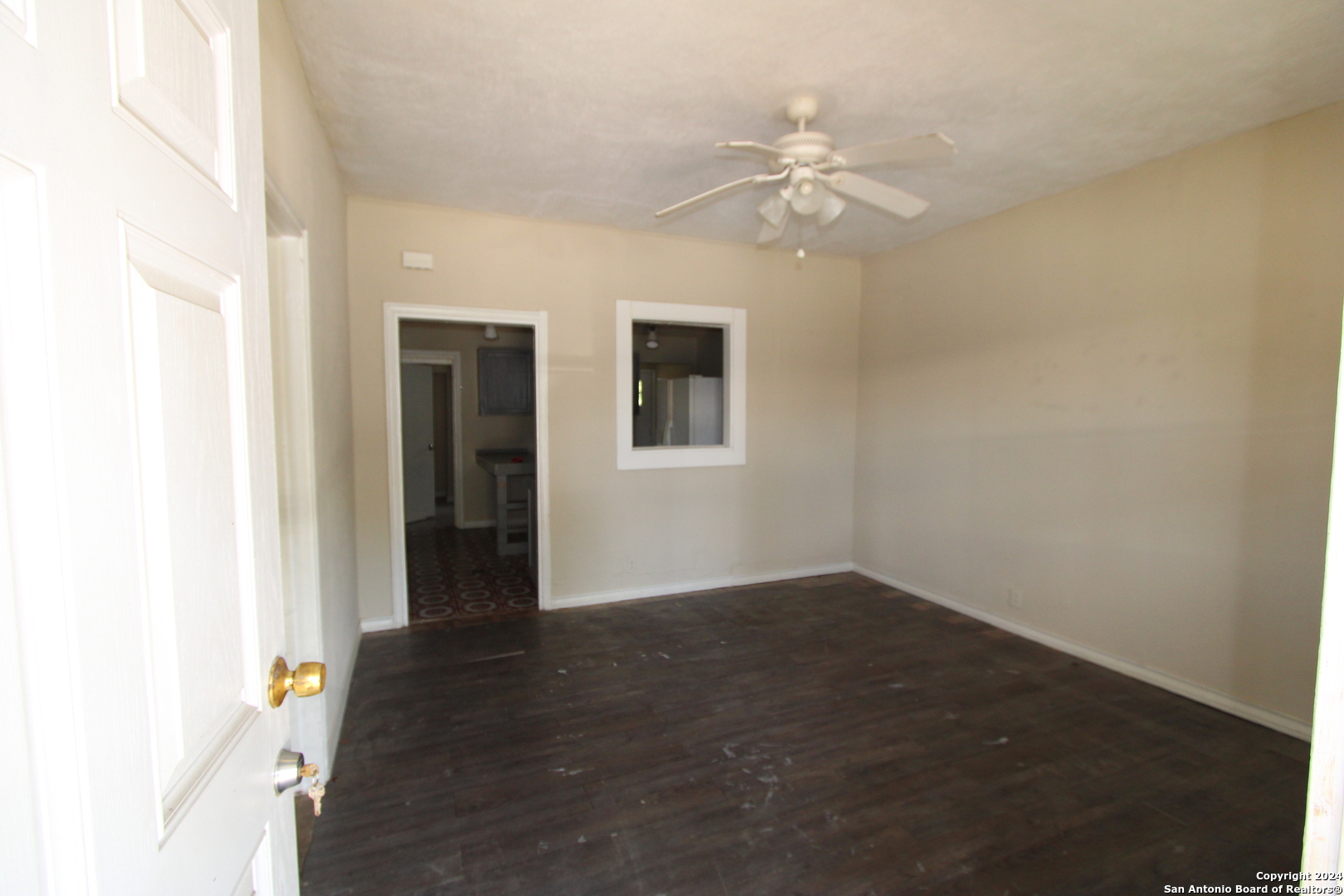 main property photo 9