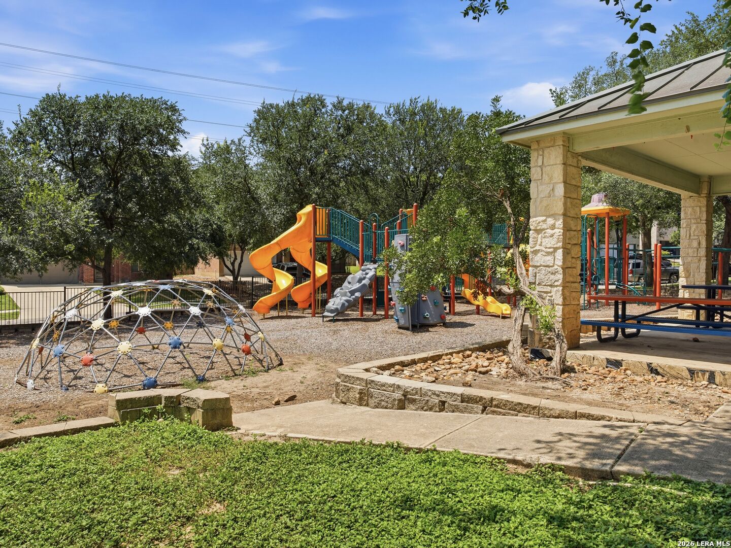 main property photo 41