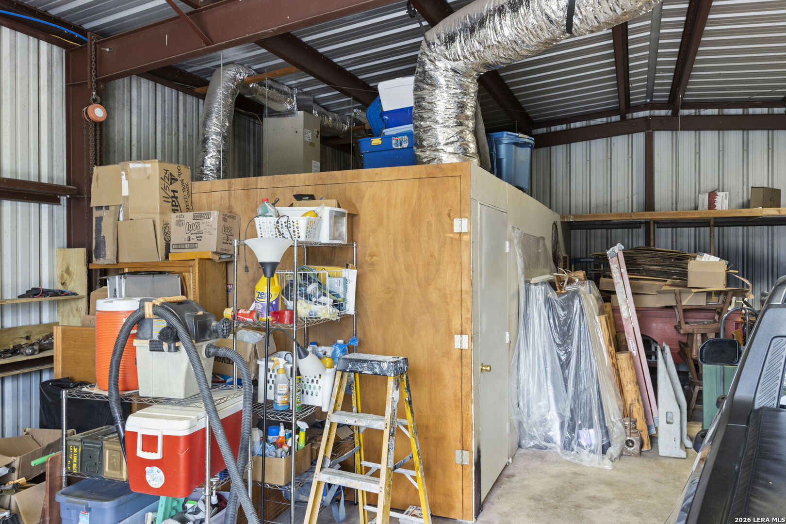 main property photo 32