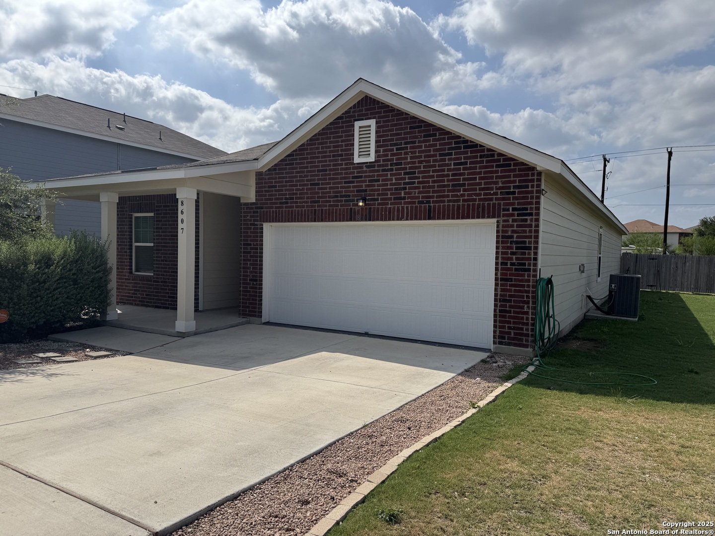 main property photo 3