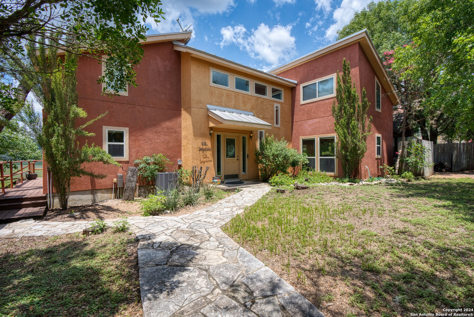 main property photo 4