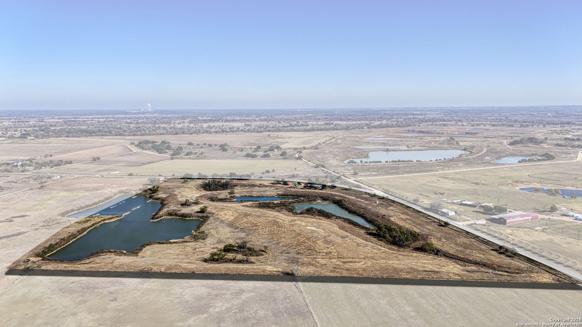 main property photo 28