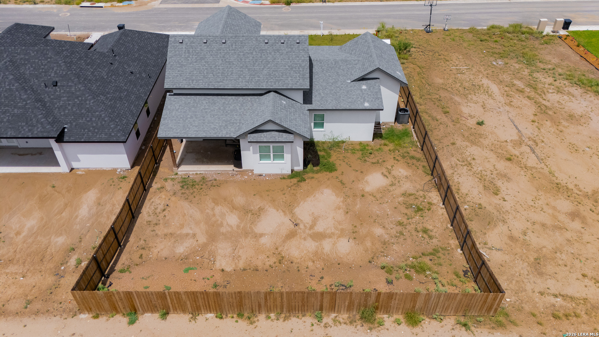 main property photo 33