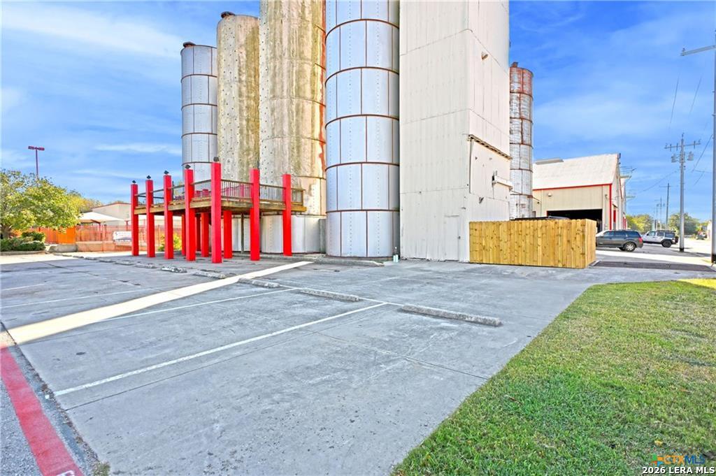 main property photo 5