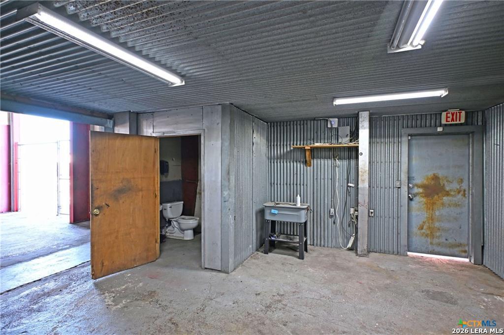 main property photo 7