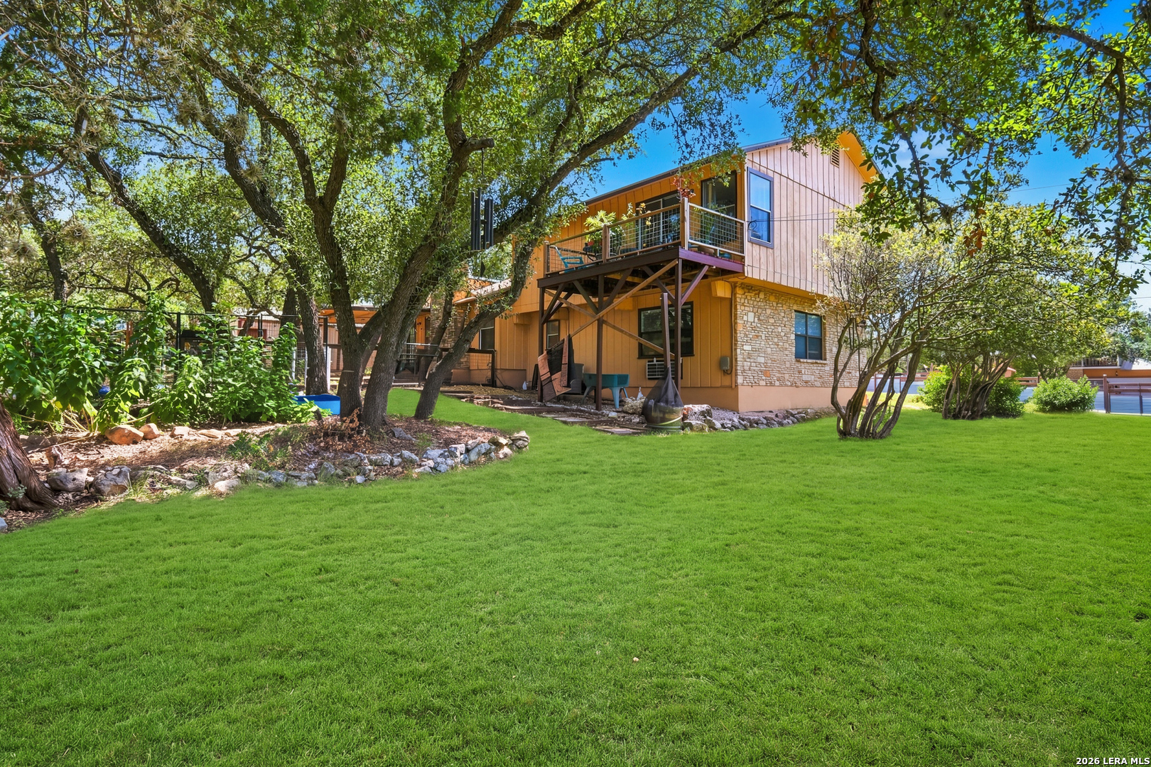 main property photo 28