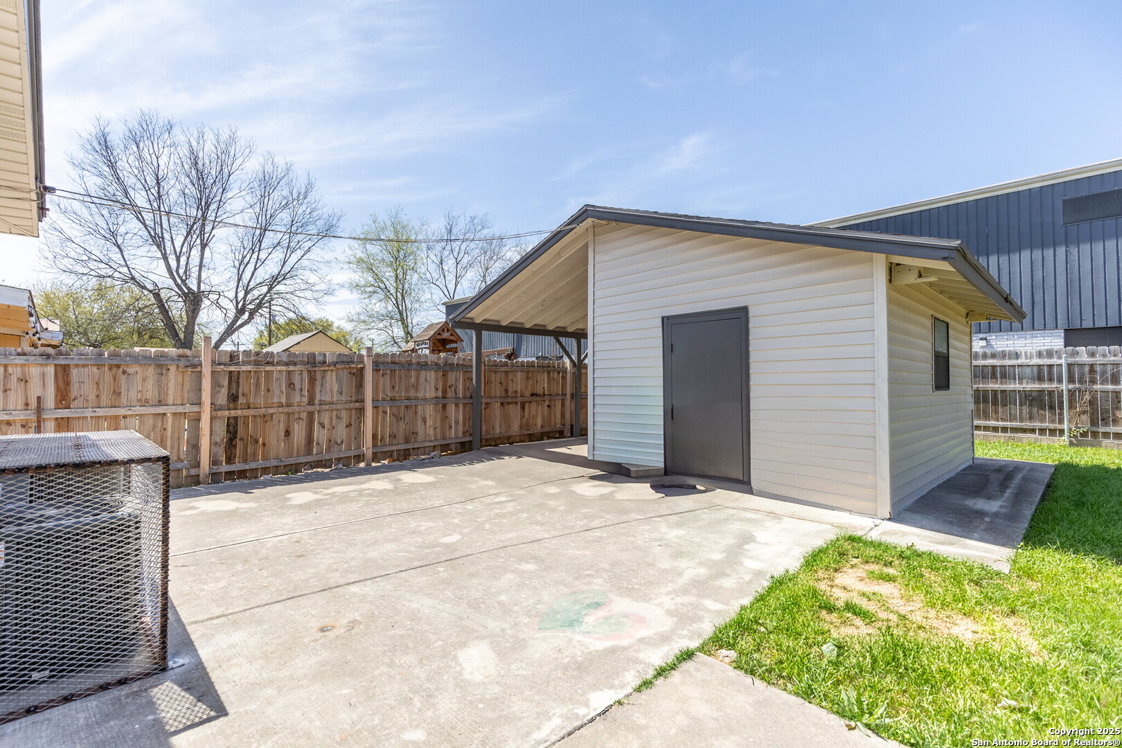 main property photo 23