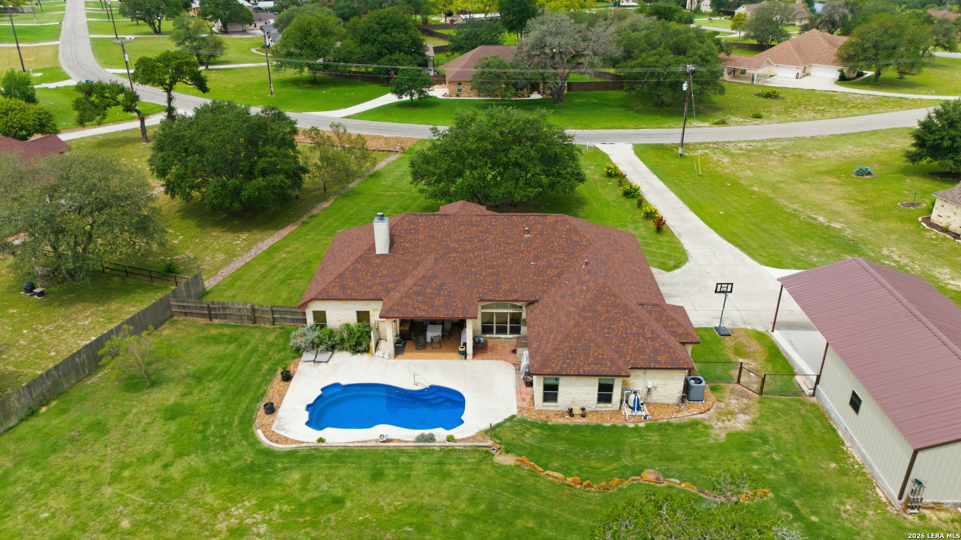 main property photo 32