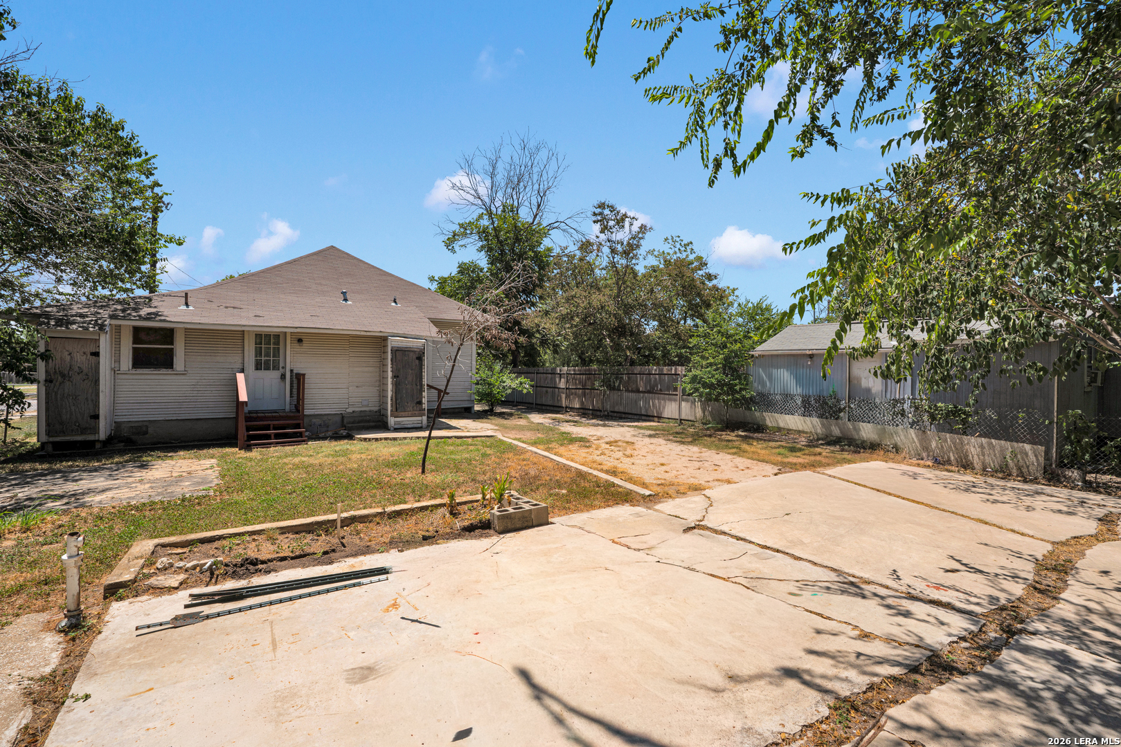 main property photo 12