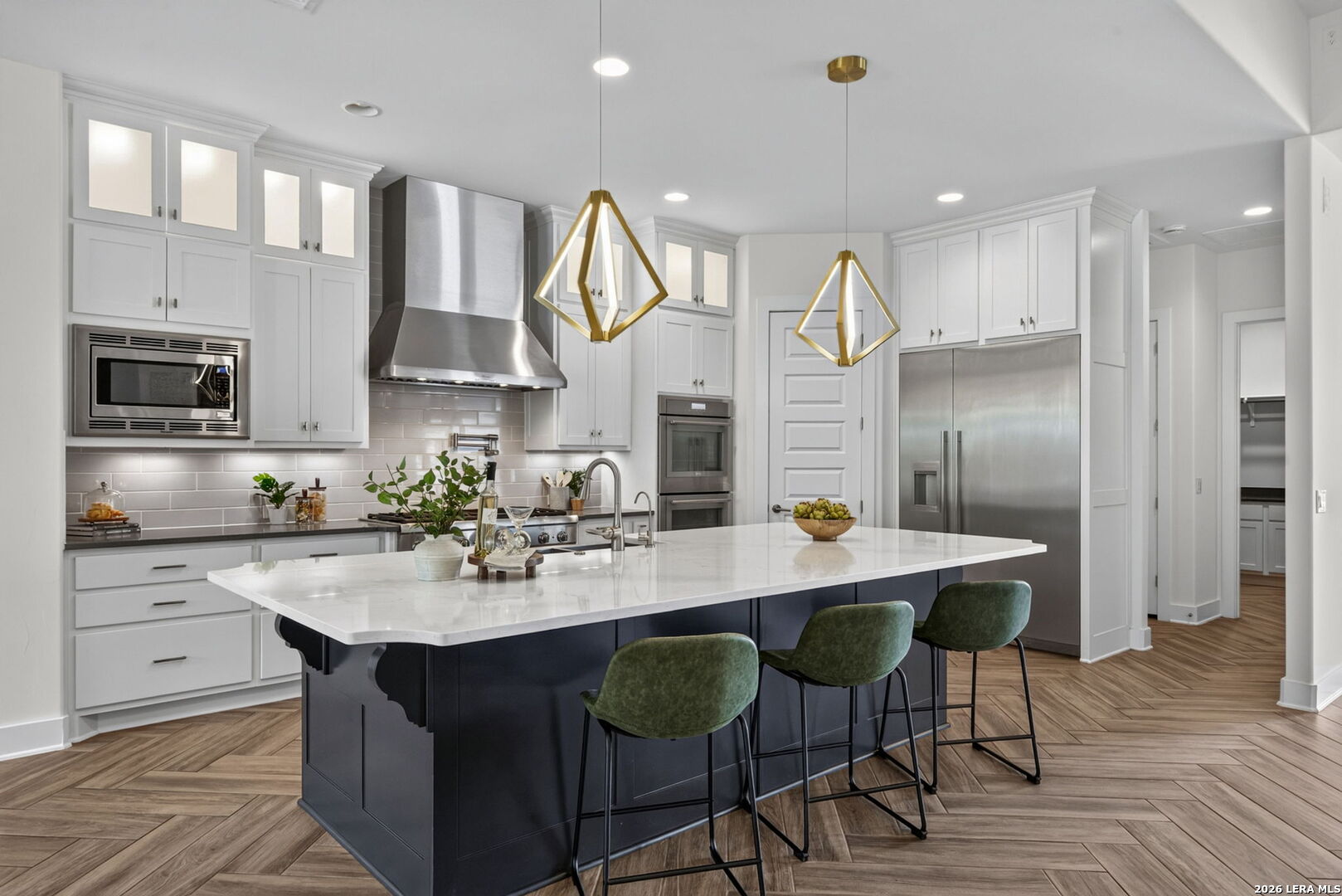 28794 Balcones Crk Boerne TX Thermador chef kitchen custom cabinetry oversized island single-story Sitterle estate interior