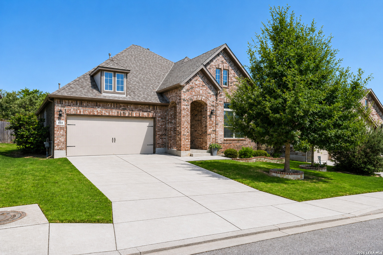 main property photo 5
