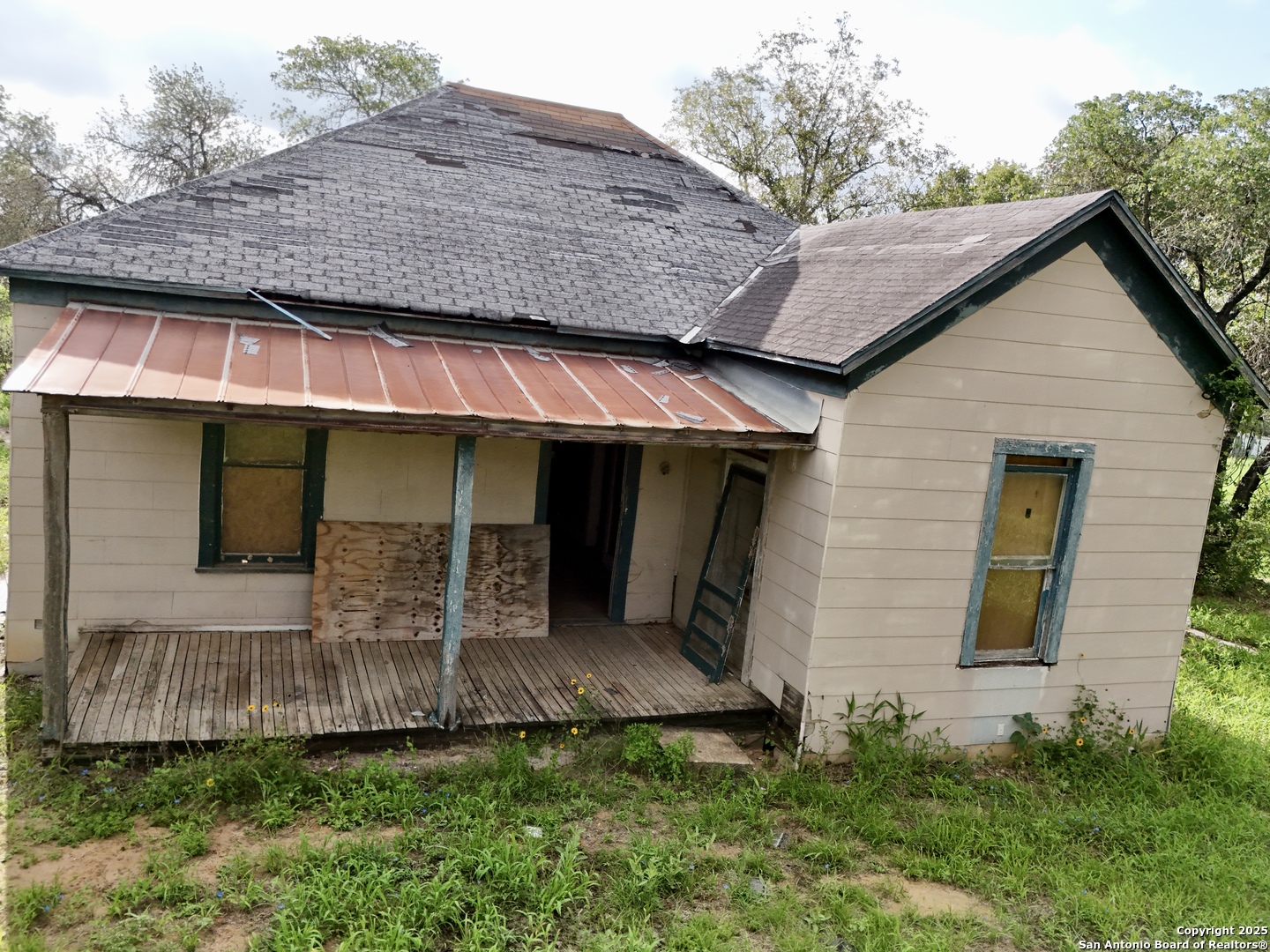 main property photo 9