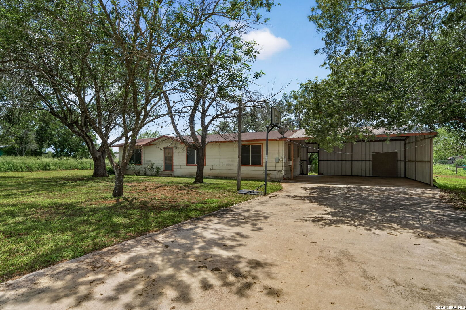 main property photo 3