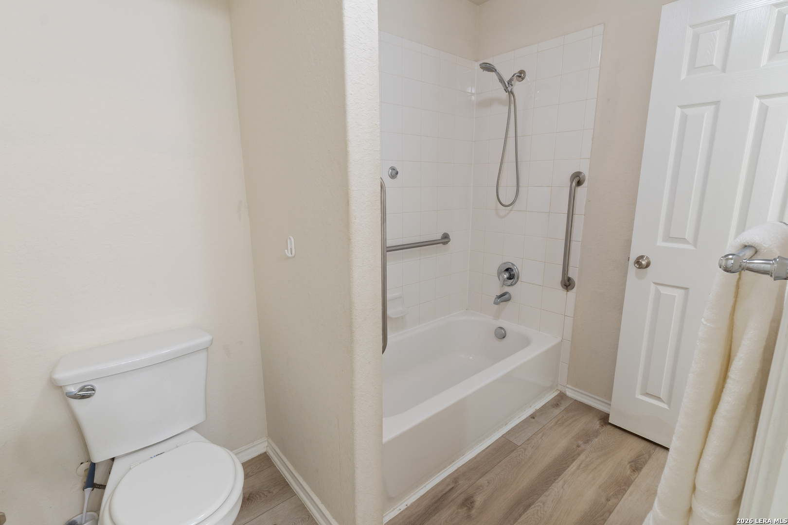 main property photo 15