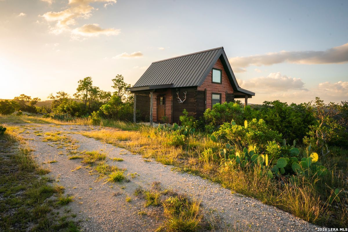main property photo 37