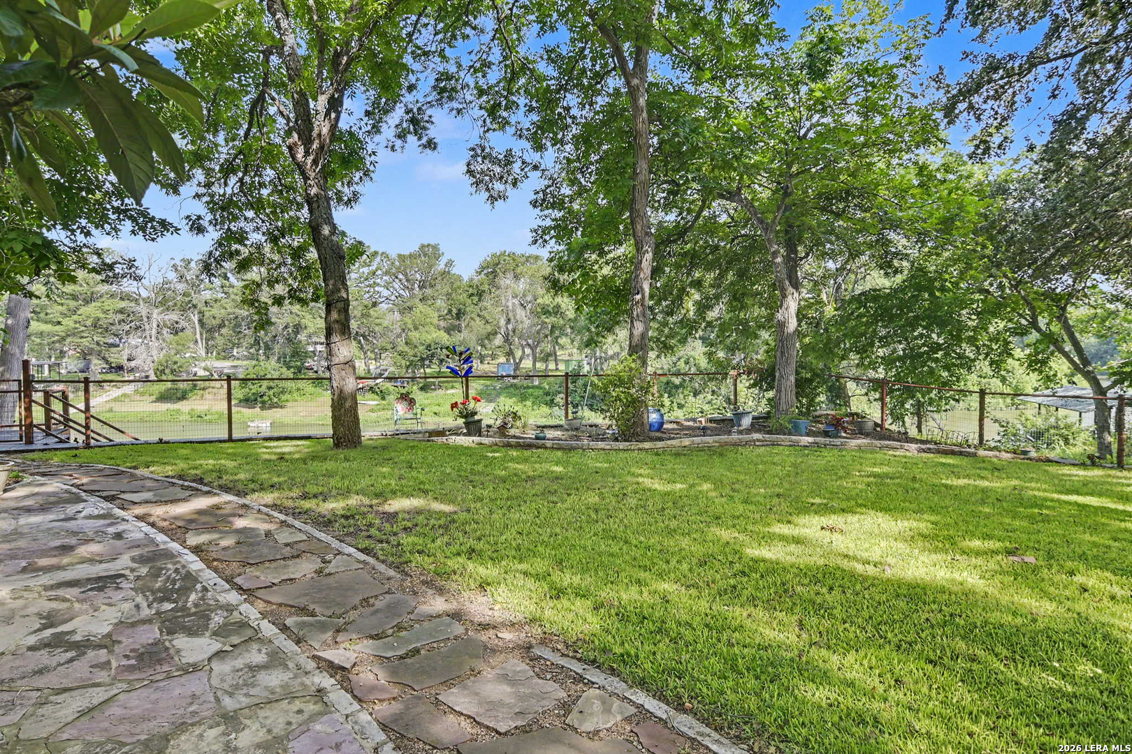 main property photo 24