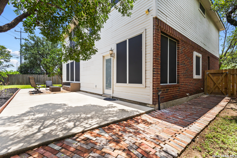 main property photo 30