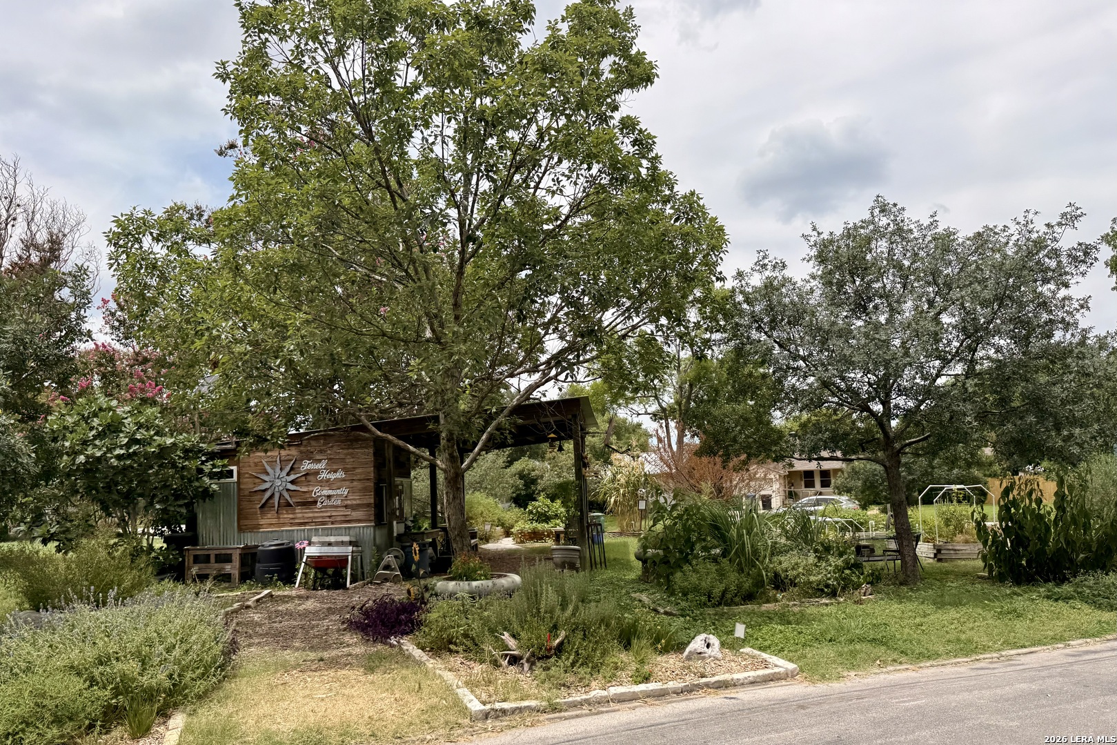 main property photo 39