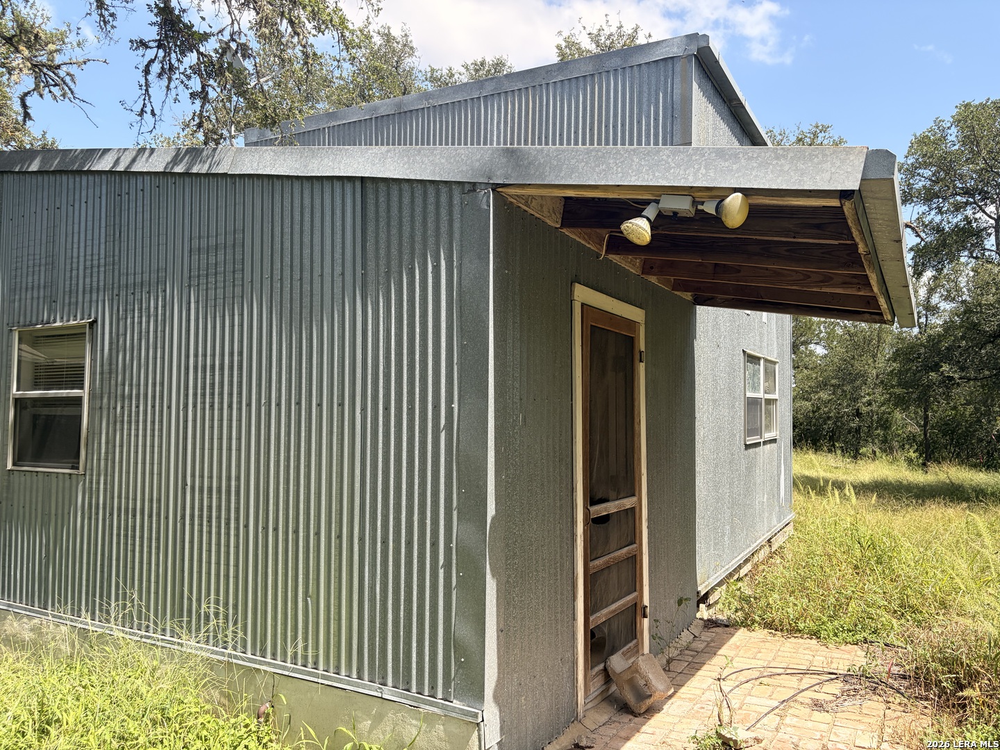 main property photo 27