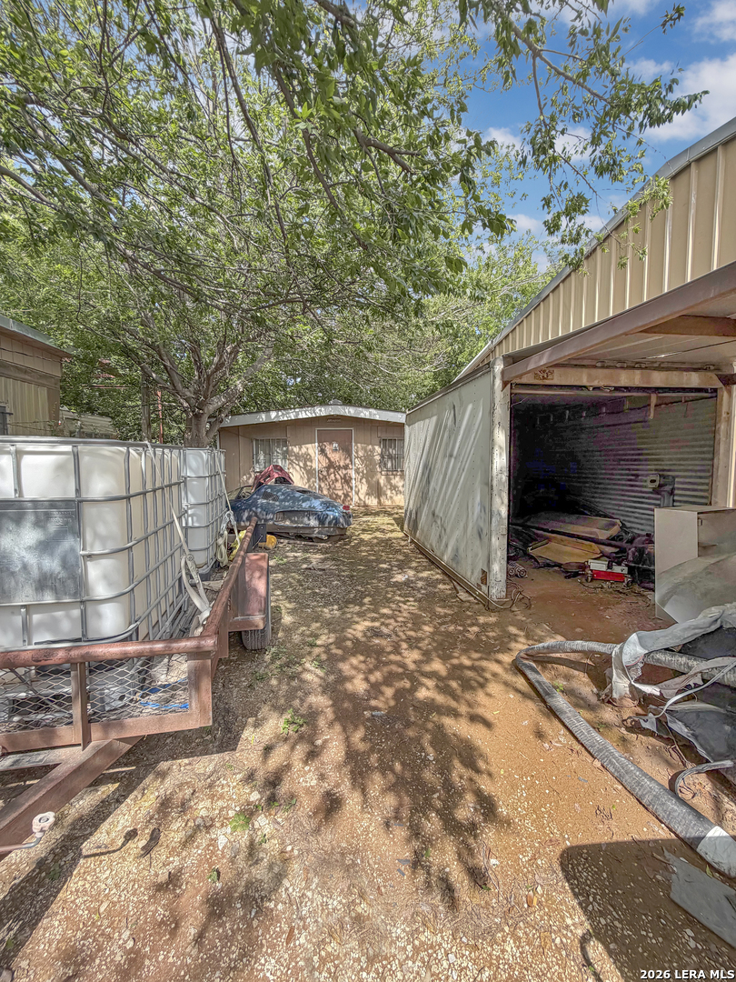 main property photo 40