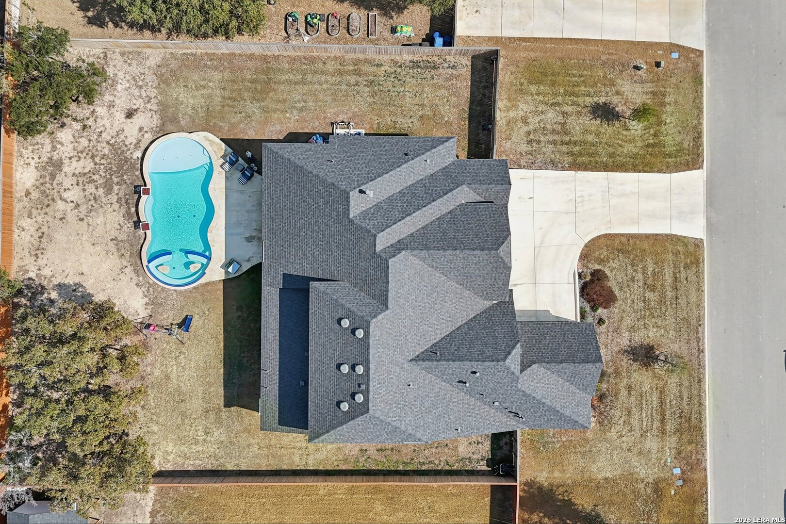 main property photo 46