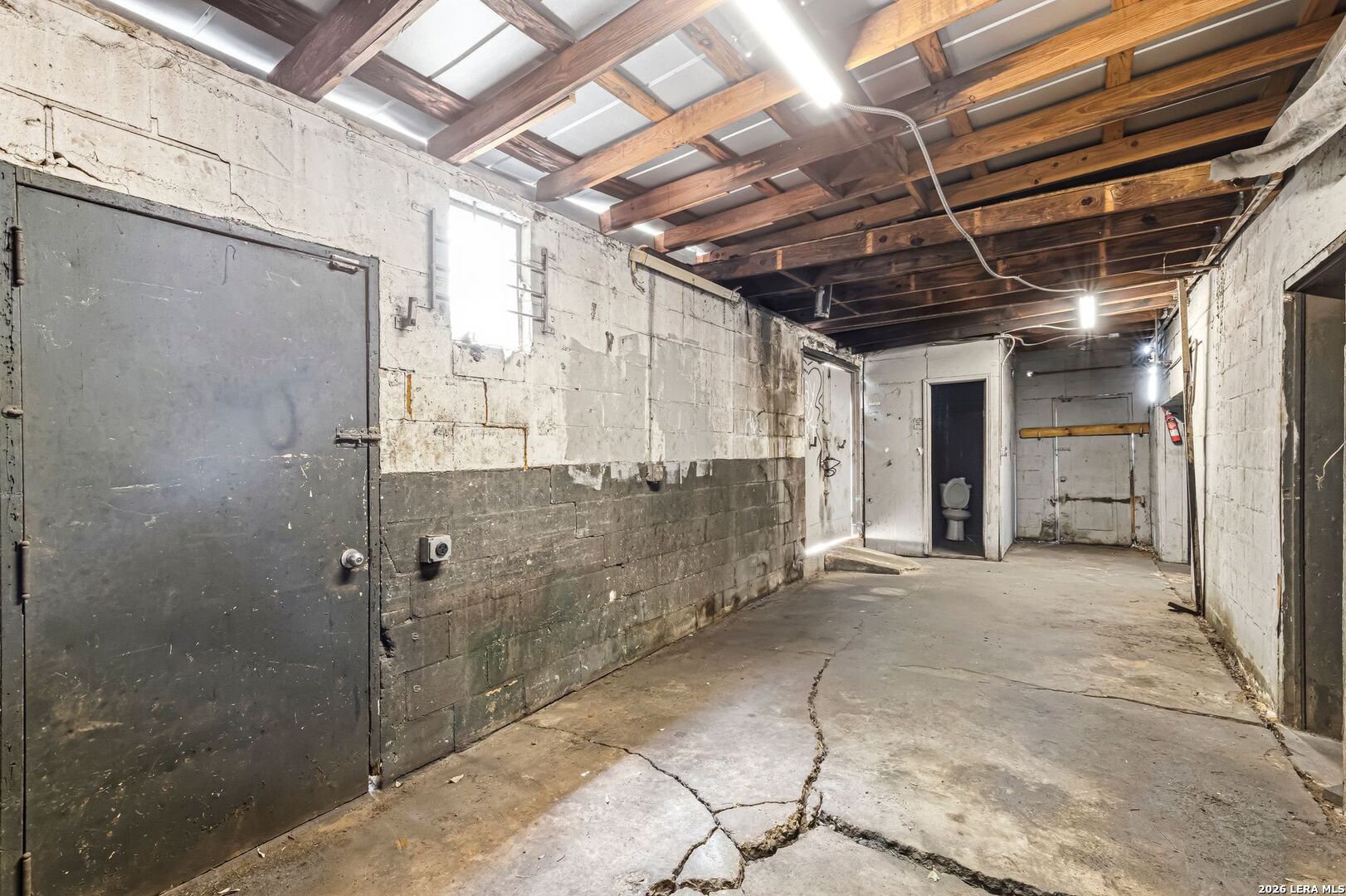 main property photo 18