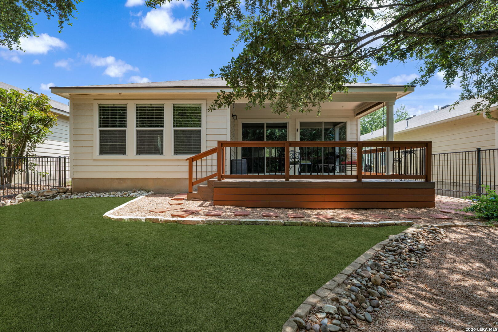 main property photo 28