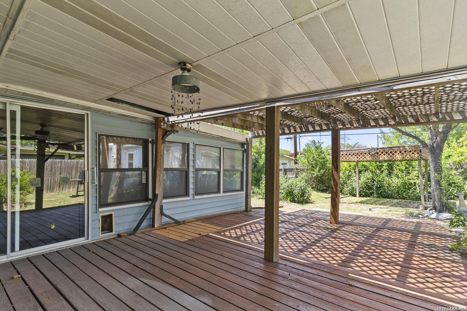 main property photo 28